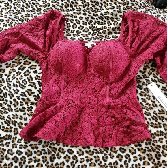 Haute Monde red lace Top - Picture 1 of 9